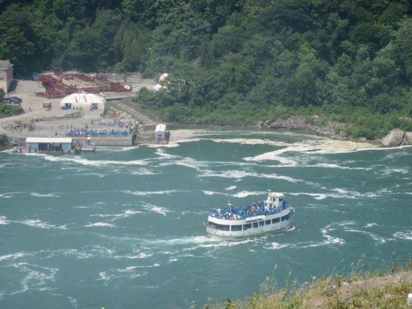 019-Canadian Maid of the Mist turning to dock.jpg